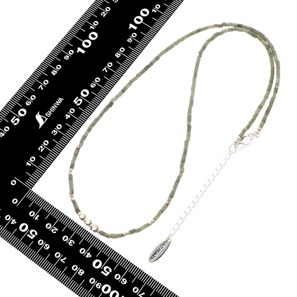 ビーズネックレス