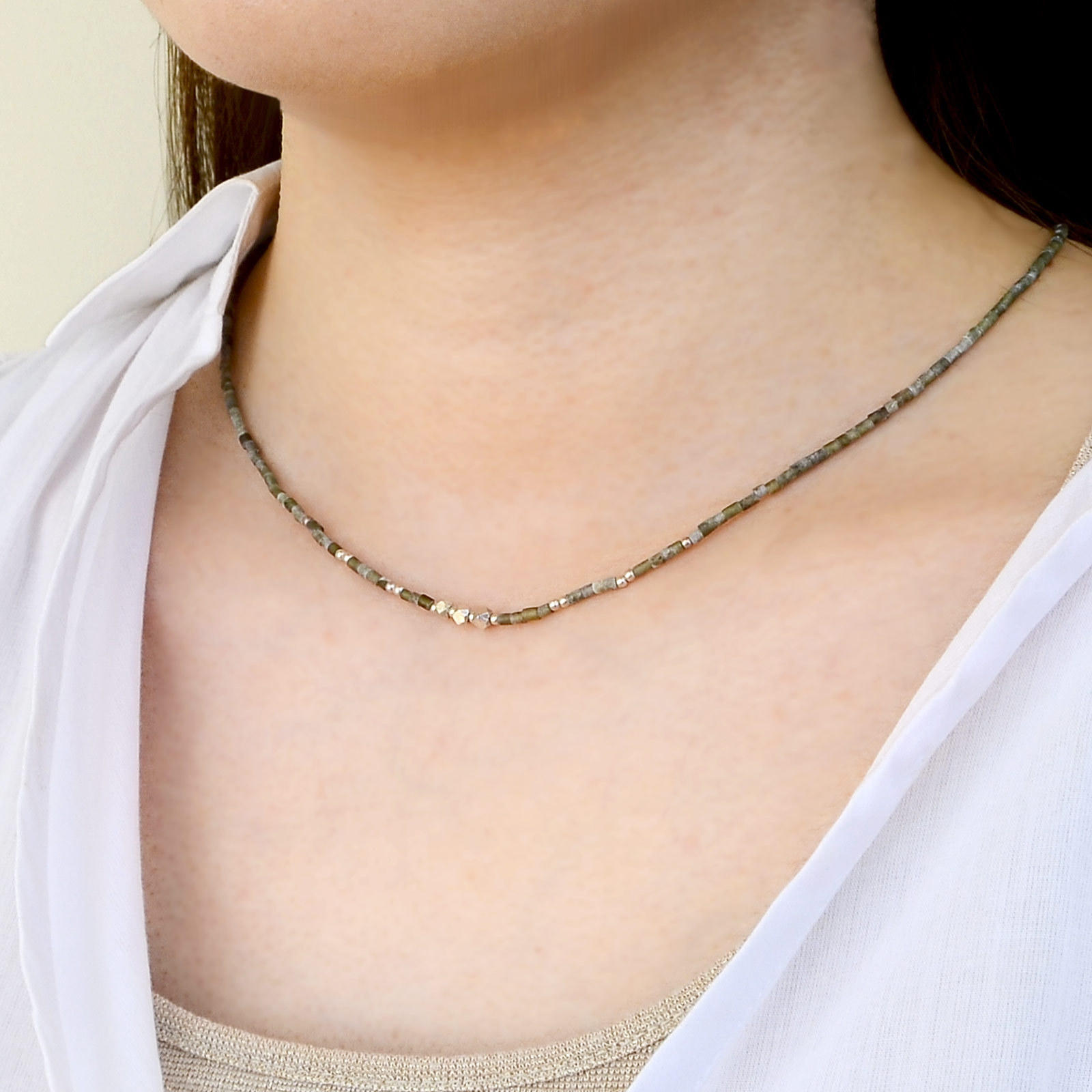 ビーズネックレス