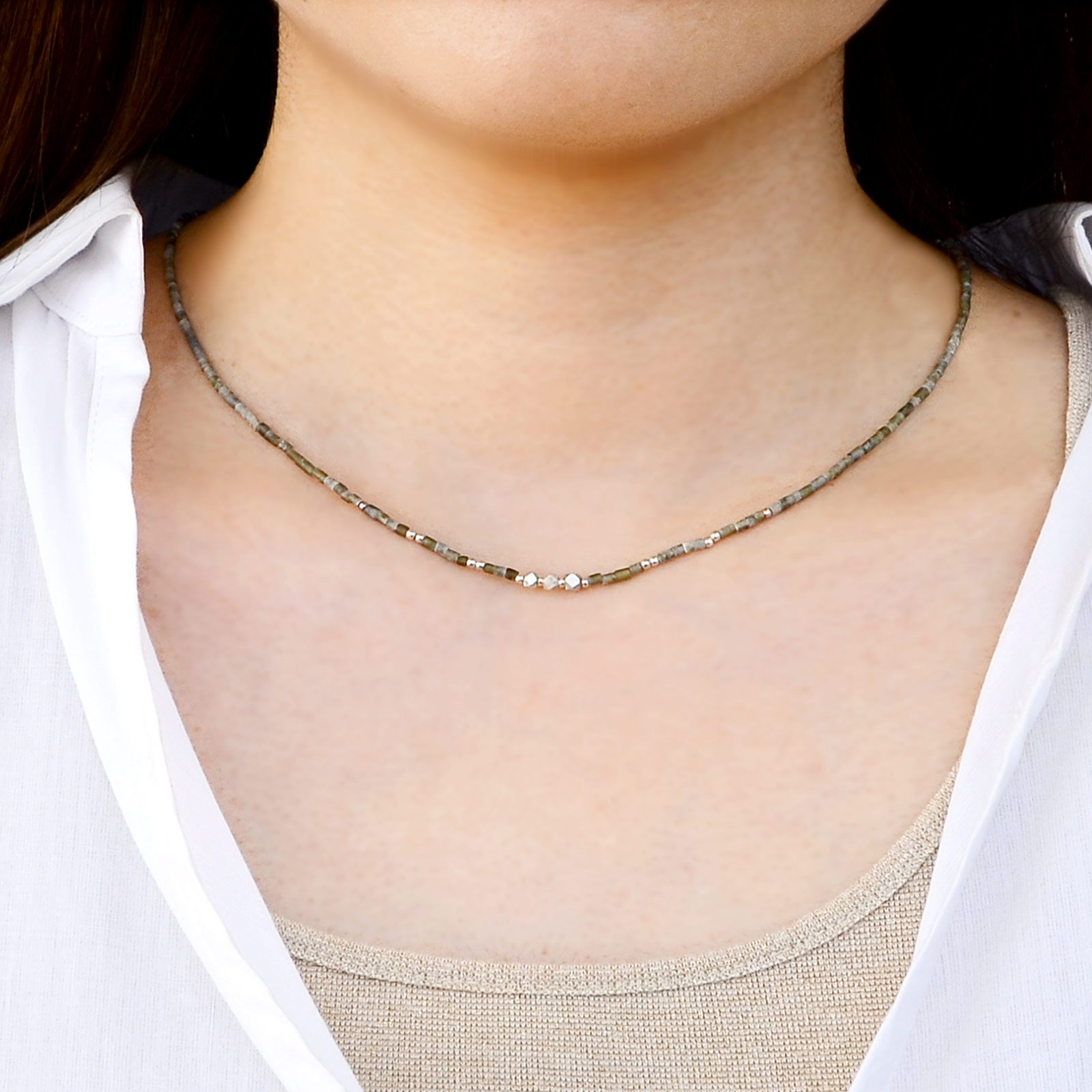 ビーズネックレス