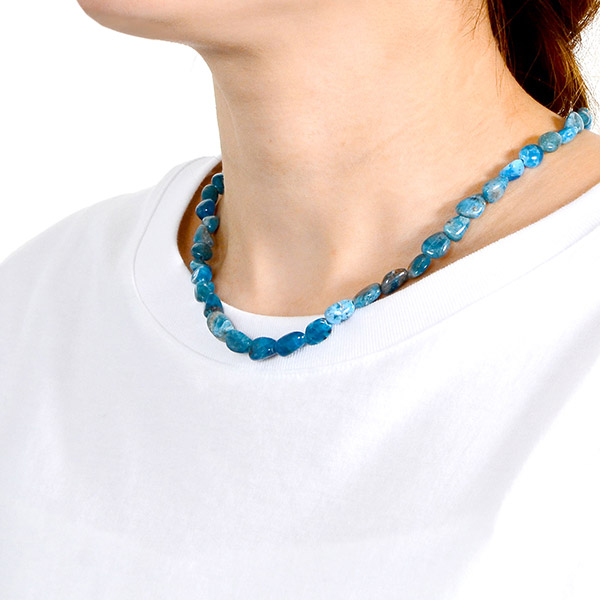 ビーズネックレス