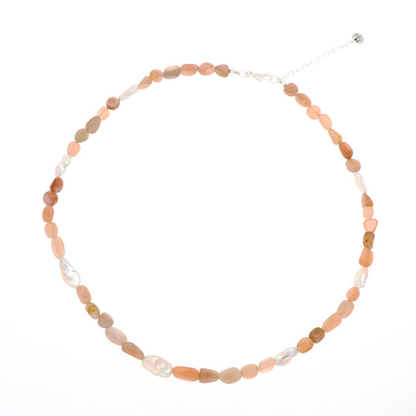 ビーズネックレス