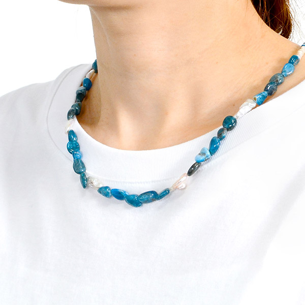 ビーズペアネックレス