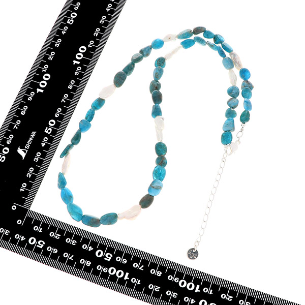 ビーズネックレス