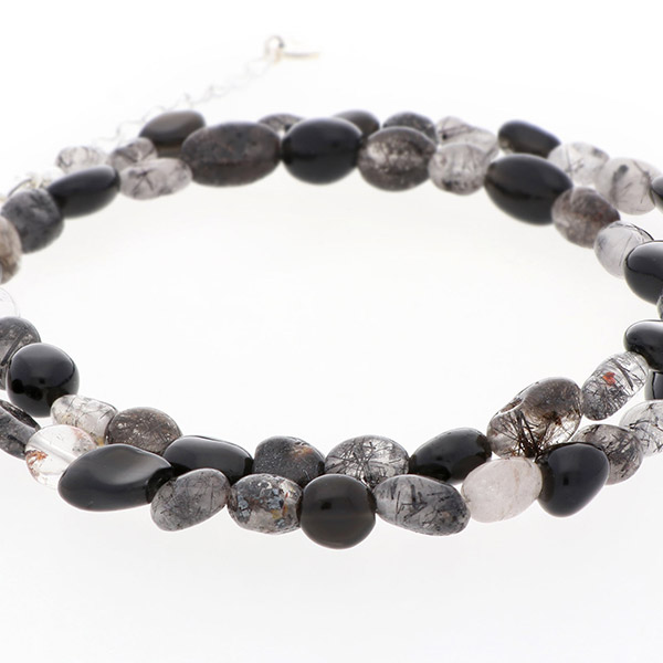 ビーズネックレス