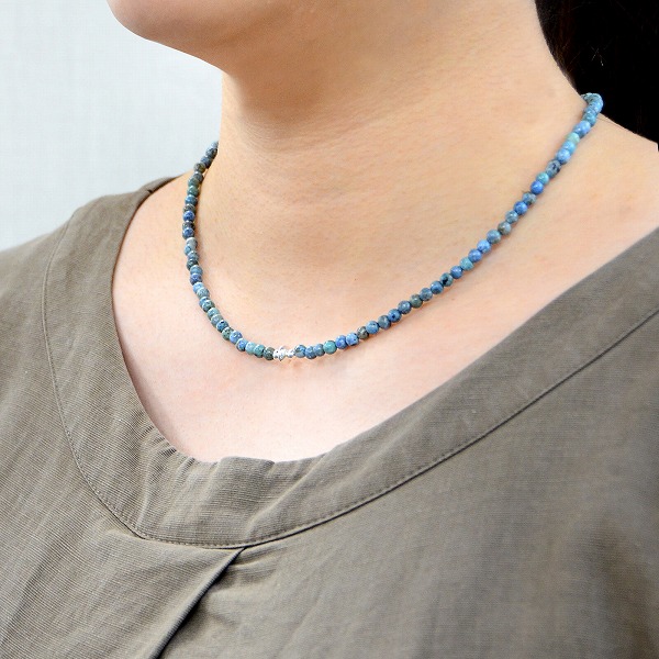 ビーズネックレス