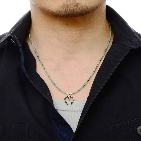 ビーズネックレス