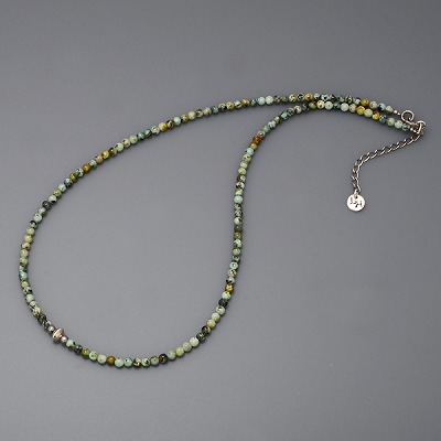 ビーズネックレス