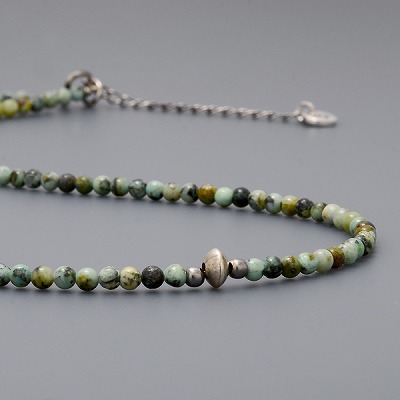 ビーズネックレス