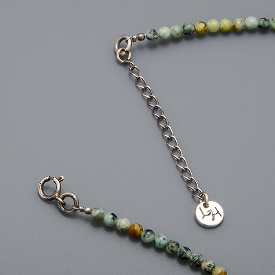 ビーズネックレス