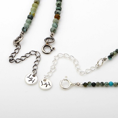 ビーズネックレス