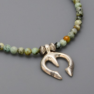 ビーズネックレス