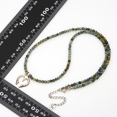 ビーズネックレス