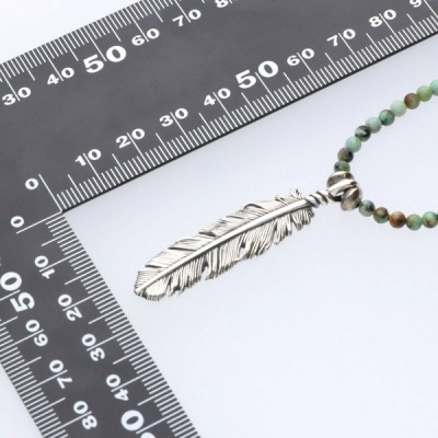 ビーズネックレス