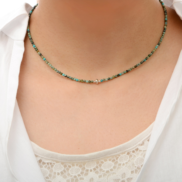 ビーズネックレス