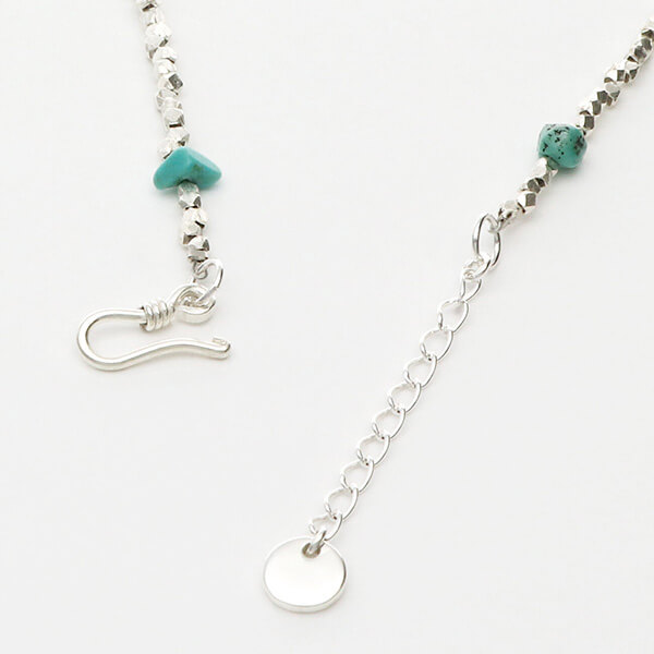 ビーズネックレス