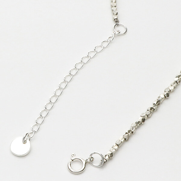 ビーズネックレス