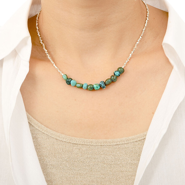 ビーズネックレス