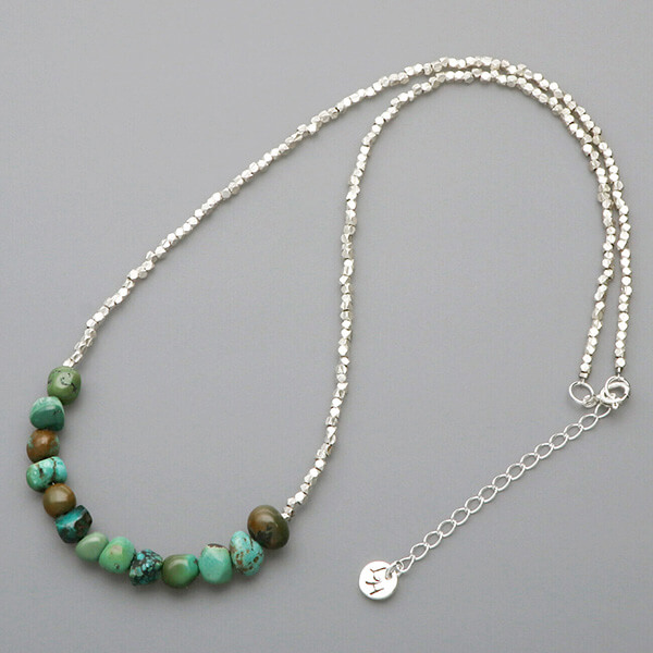 ビーズネックレス