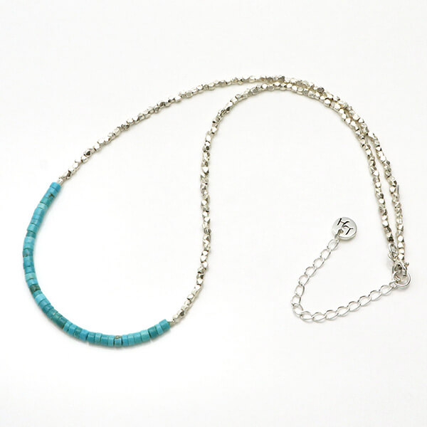 ビーズネックレス