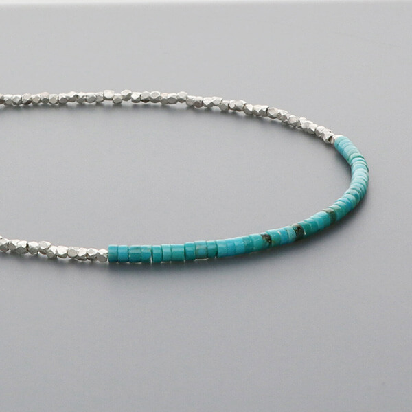 ビーズネックレス