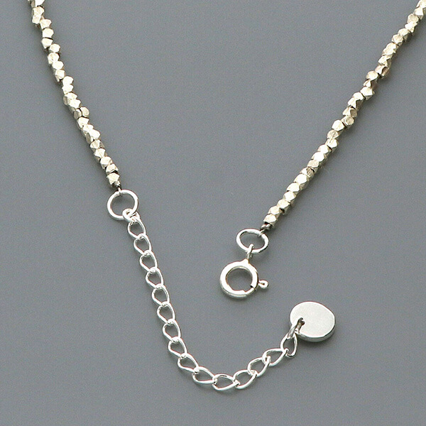 ビーズネックレス