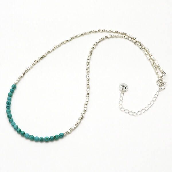 ビーズネックレス