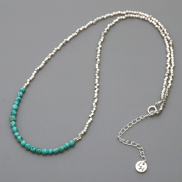 ビーズネックレス