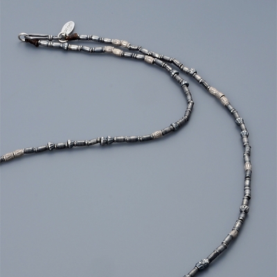 ビーズネックレス