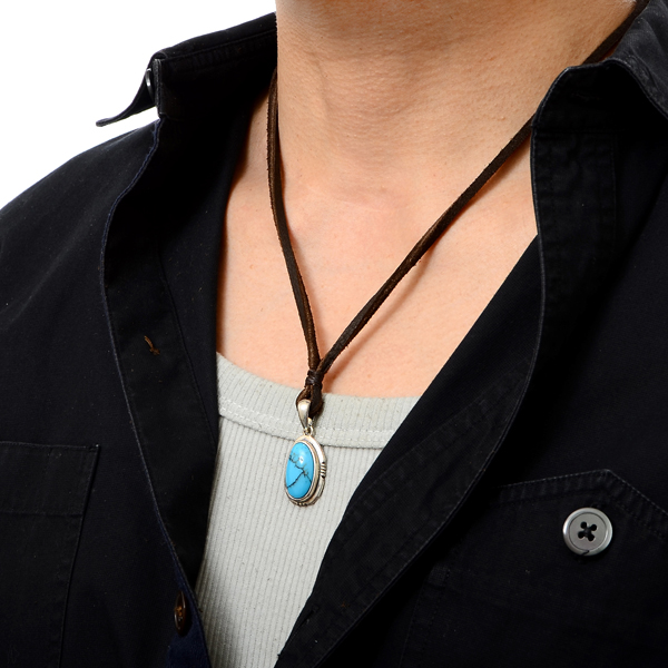 シルバーネックレス