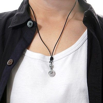 レザーネックレス