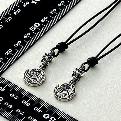 レザーペアネックレス