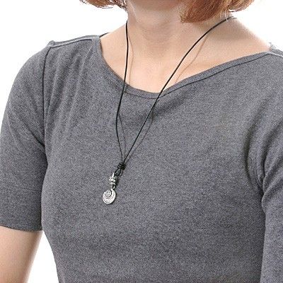 レザーペアネックレス