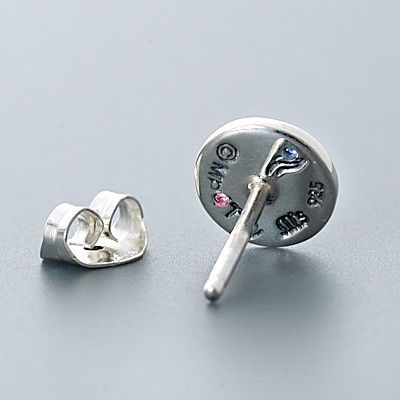 シルバースタッドピアス