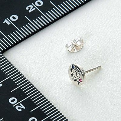 シルバースタッドピアス