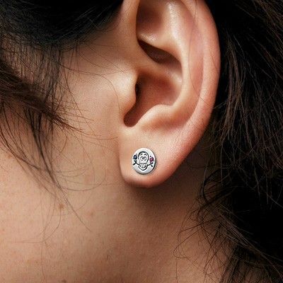 シルバースタッドピアス