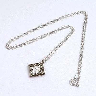 シルバーネックレス