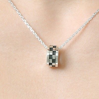 シルバーネックレス