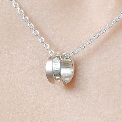 シルバーネックレス