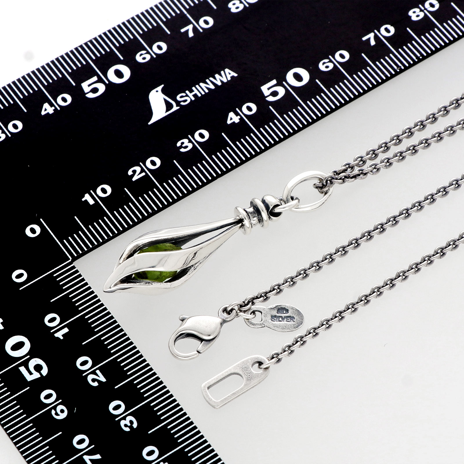 シルバーネックレス