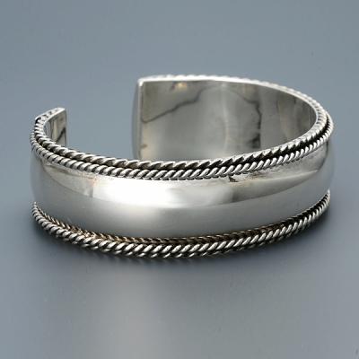 シルバーバングル