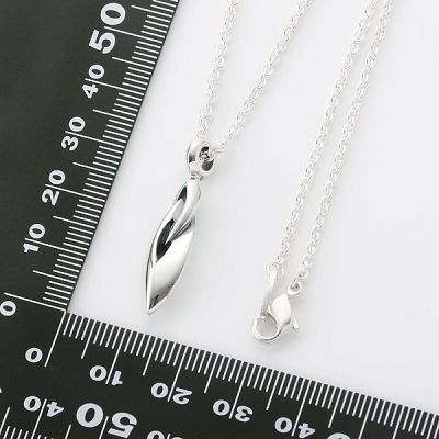 シルバーネックレス