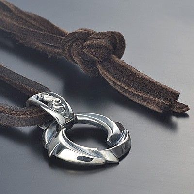 レザーネックレス