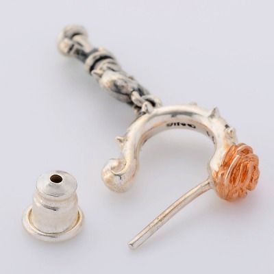 シルバースタッドピアス