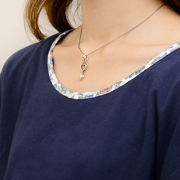 シルバーネックレス