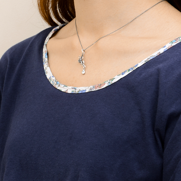 シルバーネックレス