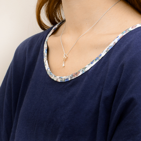 シルバーネックレス