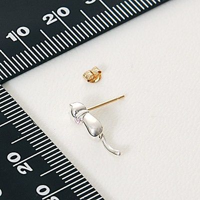 シルバースタッドピアス