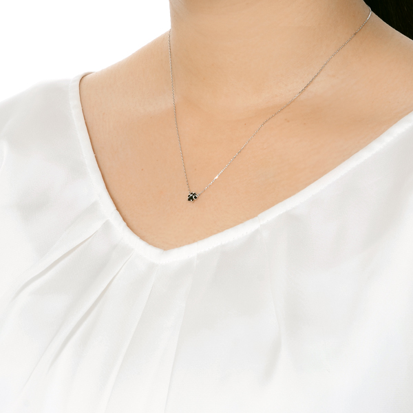 シルバーネックレス