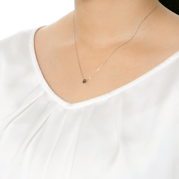 シルバーネックレス