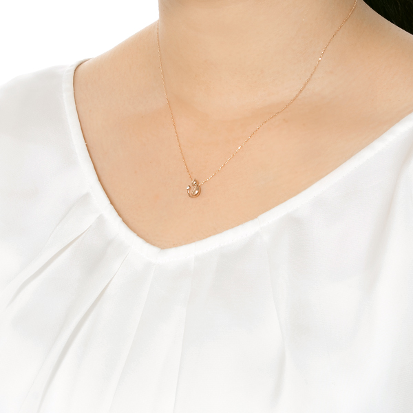 ピンクゴールドネックレス